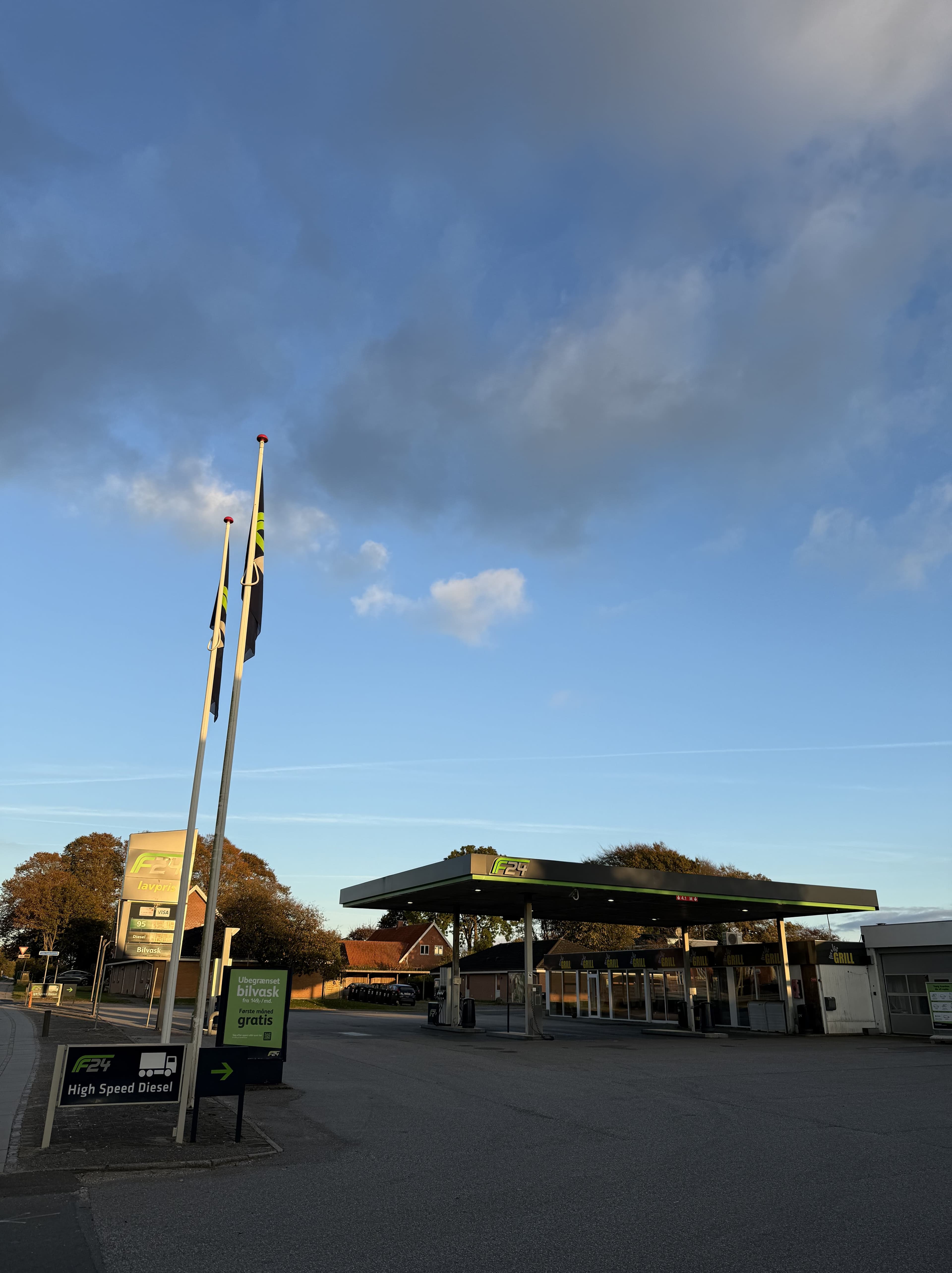 F24 tankstationens facade efter renovering